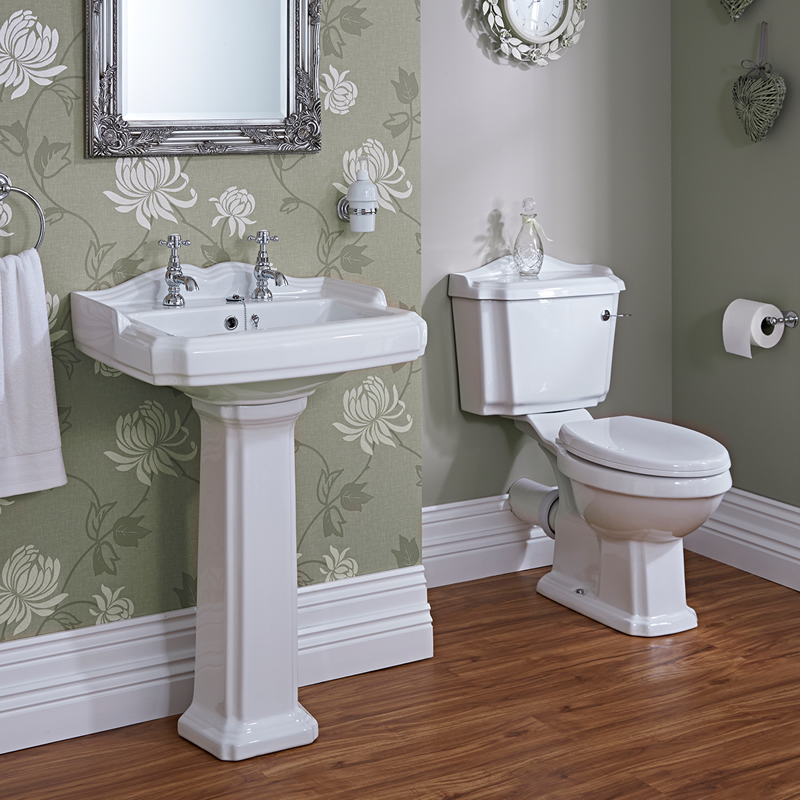Set Bagno Completo di Lavabo e Sanitario Tradizionale