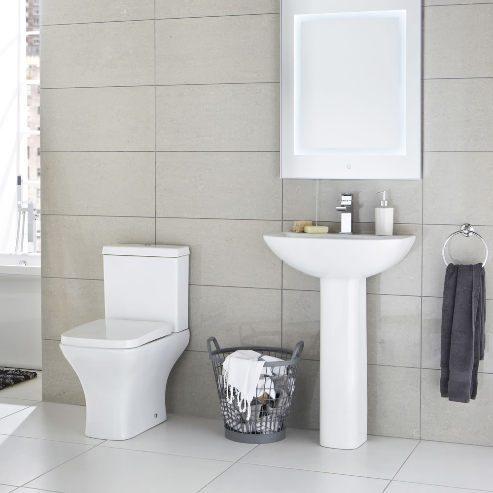 Set Bagno Completo di Lavabo su Colonna 550mm e Sanitario con Cassetta in Stile Moderno