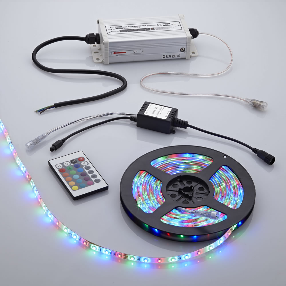 Biard Strisce LED 5 metri con Trasformatore e Controller LED Multicolore con Telecomando