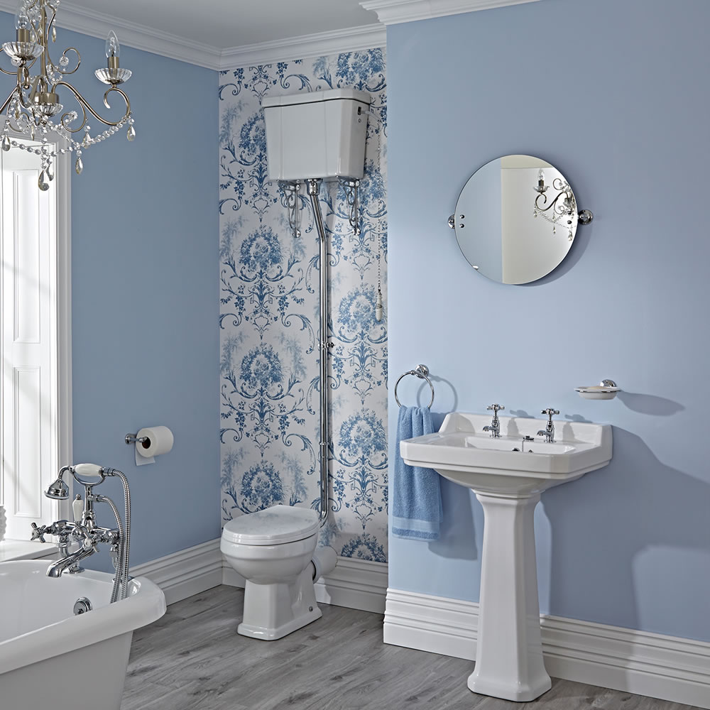 Sanitario con Vaso Tradizionale Cassetta Alta in Ceramica Sedile e Copri WC