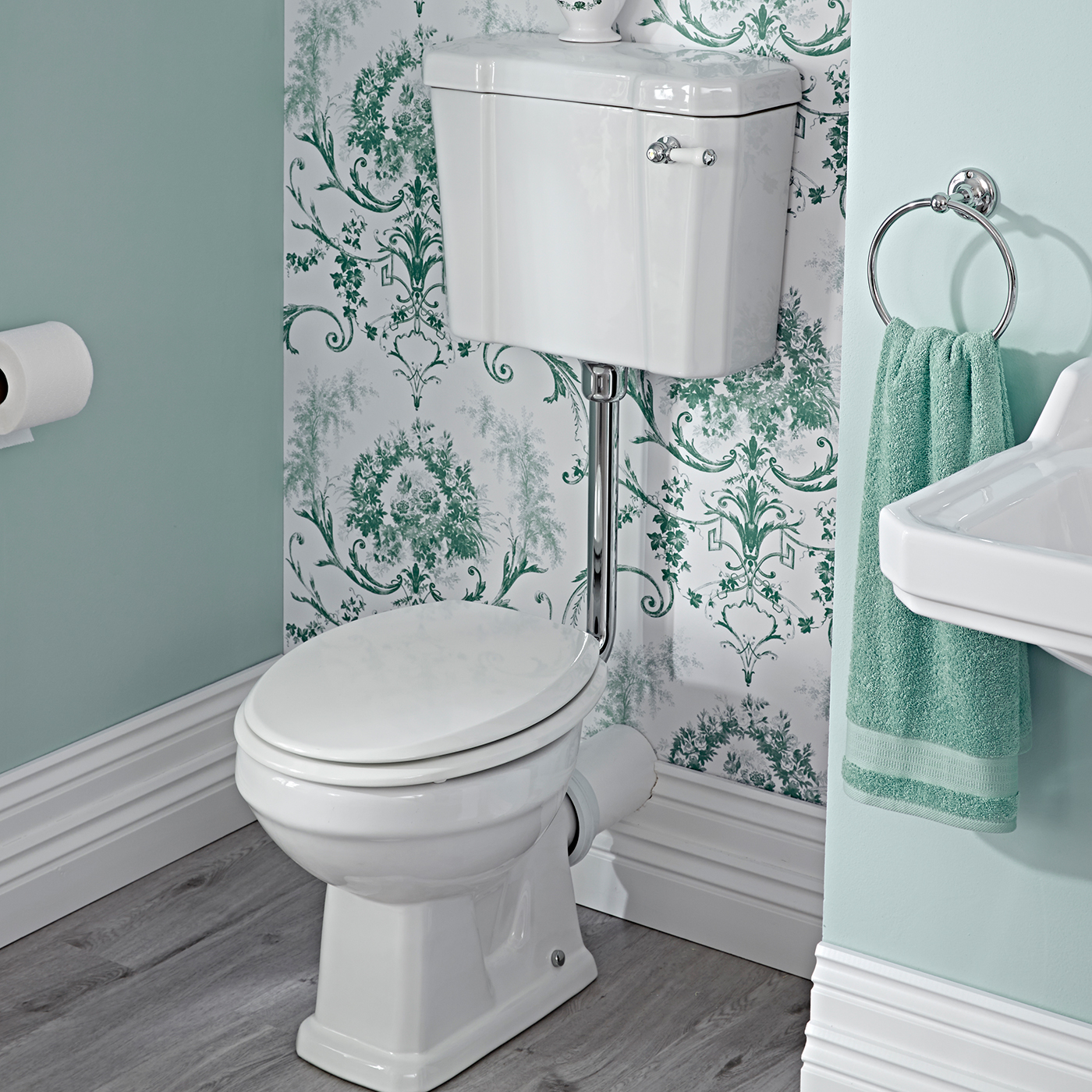 Sanitario con Vaso Tradizionale Cassetta Bassa in Ceramica Sedile e Copri WC