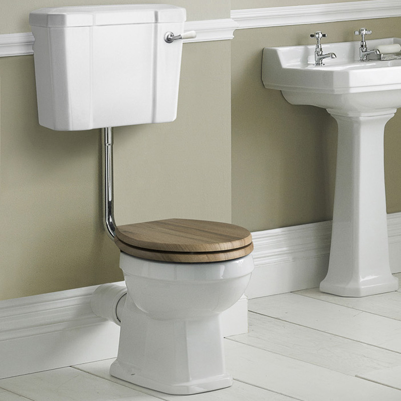 Sanitario con Vaso Tradizionale, Cassetta Bassa in Ceramica, Sedile e Scelta di Sedili Copri WC Soft Close