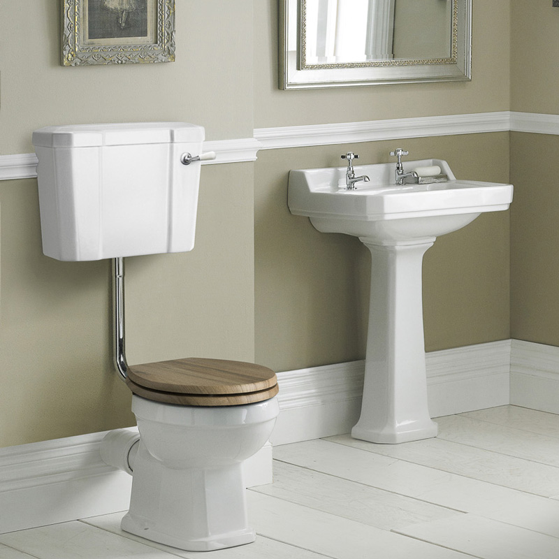 Set Bagno Completo di Lavabo e SanitarioTradizionale con Cassetta Bassa e Scelta di Sedili Copri WC - Ceramica Bianca