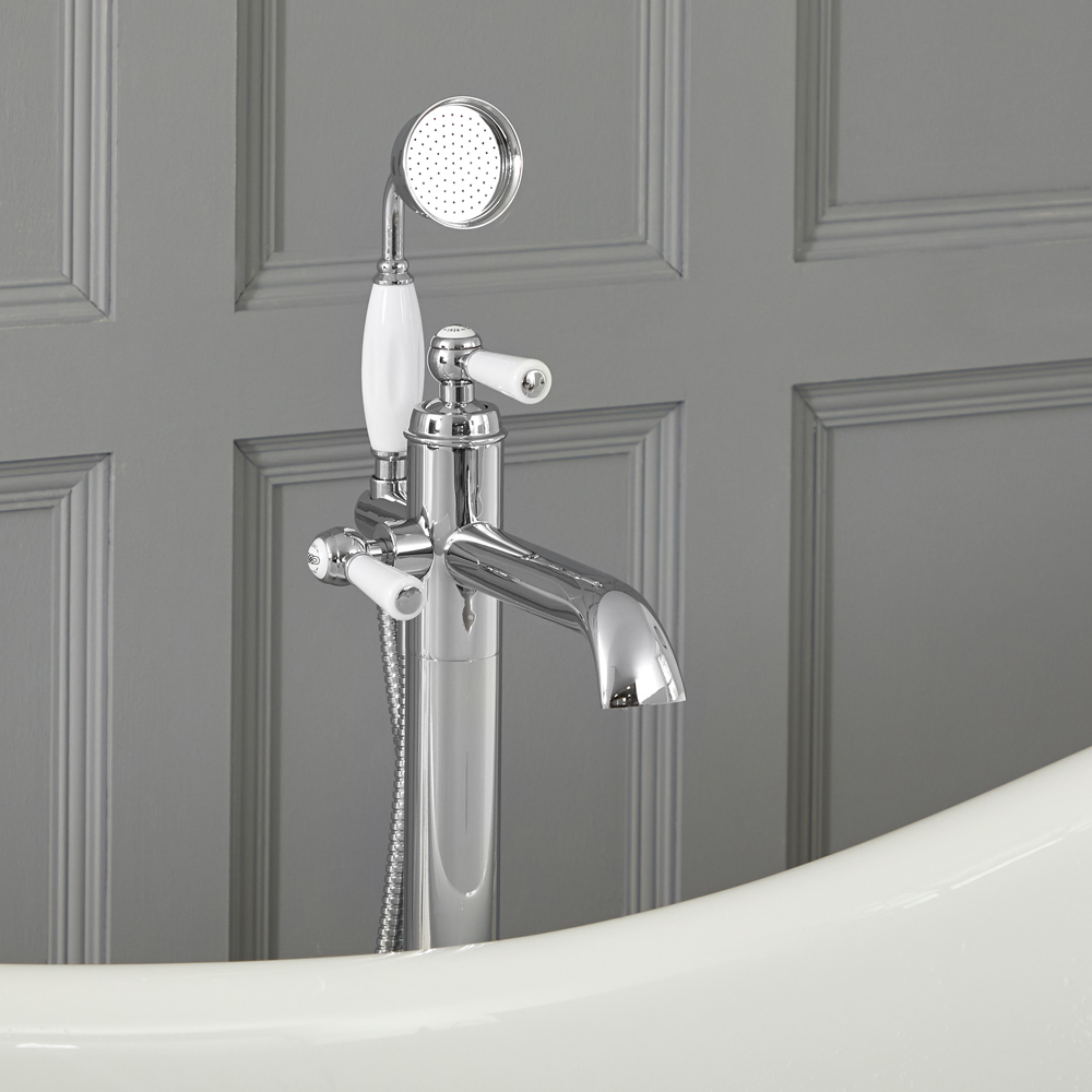 Gruppo Vasca a Terra con Doccetta Design Tradizionale con Maniglia a Leva e Disponibile in Diversi Colori - Elizabeth
