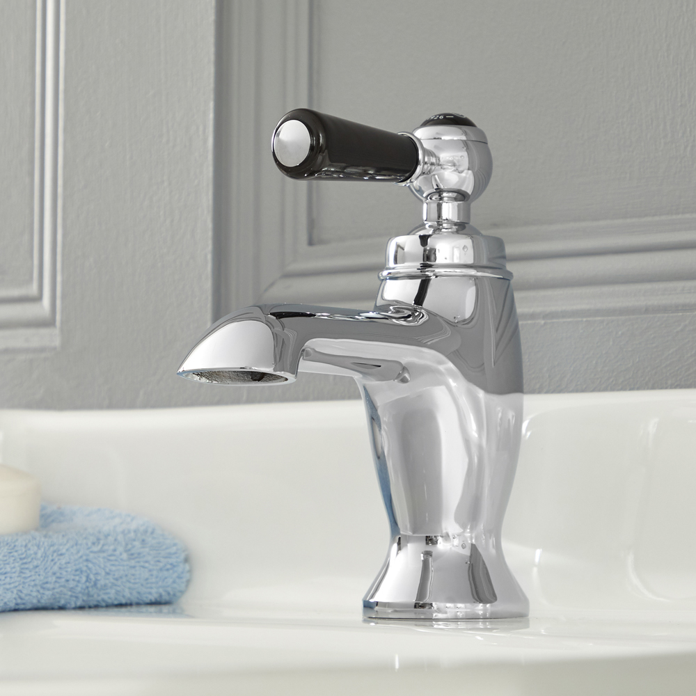 Rubinetto per Lavabo Monoforo Design Tradizionale con Maniglie a Leva Finitura Cromata e Nera - Elizabeth