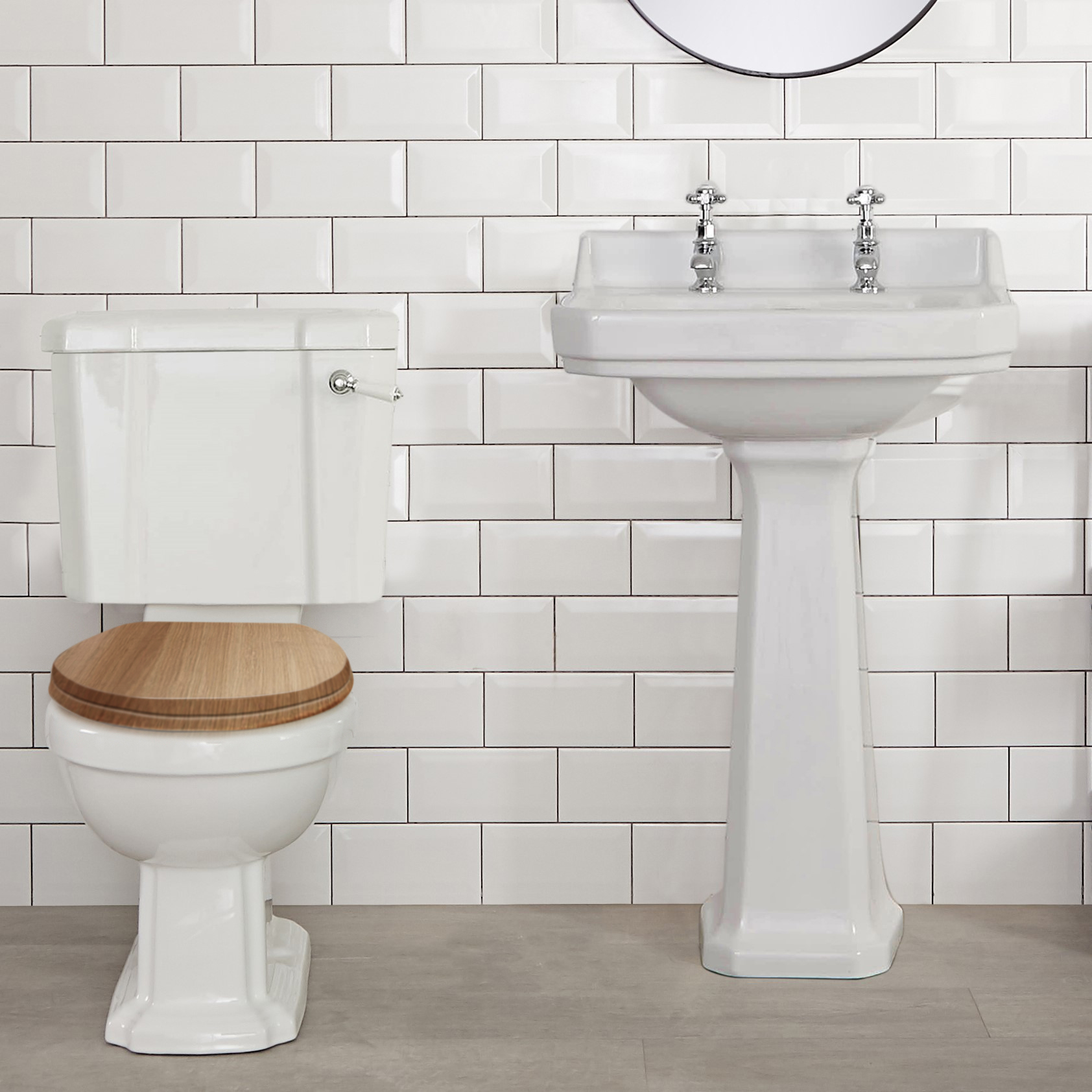 Sanitario a Terra in Stile Retrò Classico con Vaso e Cisterna in Ceramica e Sedile - Richmond