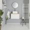 Mobile Bagno Sospeso da 600mm Bianco e in Rovere Dorato con Lavabo da Appoggio (con LED Opzionali) - Newington