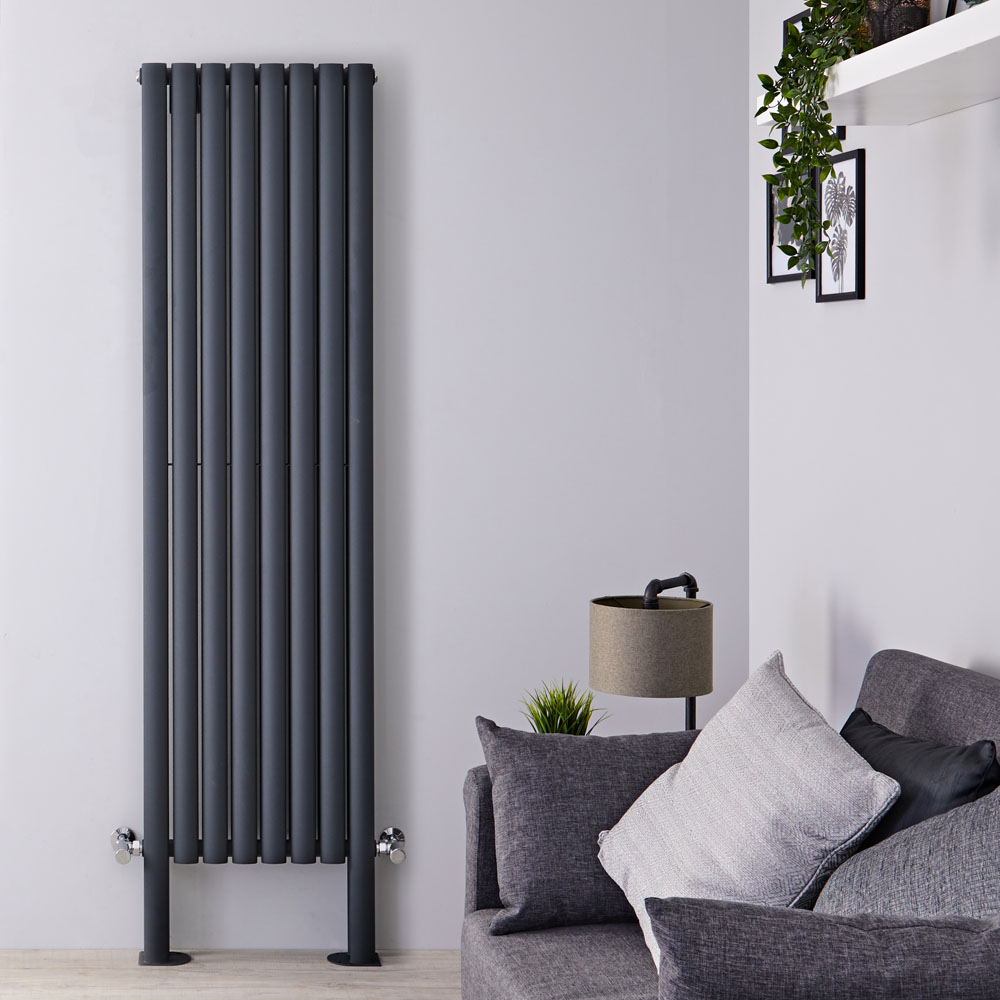Radiatore di Design Verticale Doppio Con Piedini di Supporto - Antracite - 1800mm x 472mm x 78mm - 1638 Watt - Revive Plus