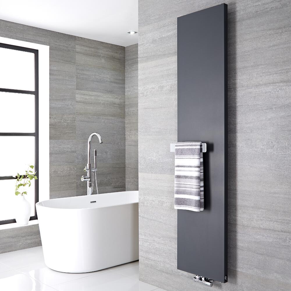 Radiatore di Design Verticale con Porta Asciugamani - Acciaio - Attacco Centrale - Antracite - 1820mm x 400mm x 40mm - 842 Watt - Rubi