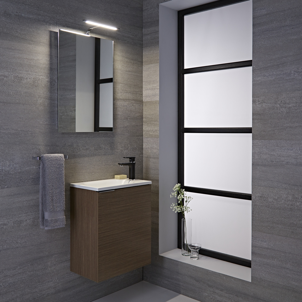 Specchio per Stanza da Bagno 500x700mm con Pensile LED - Biwa