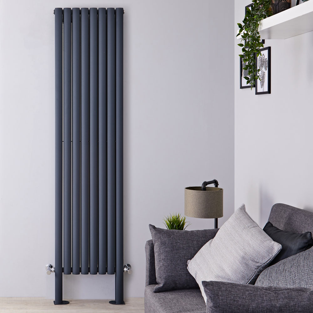 Radiatore di Design Verticale Doppio con Piedini di Supporto - Antracite - 2000mm x 472mm x 78mm - 1868 Watt - Revive Plus