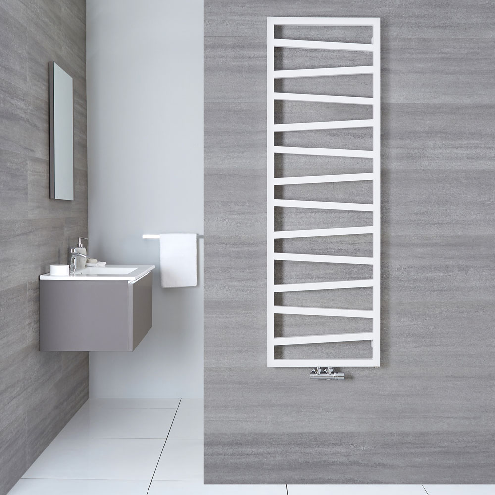 Scaldasalviette di Design Verticale con Attacco Centrale - Bianco - 1545mm x 500mm x 30mm - 736 Watt - Torun