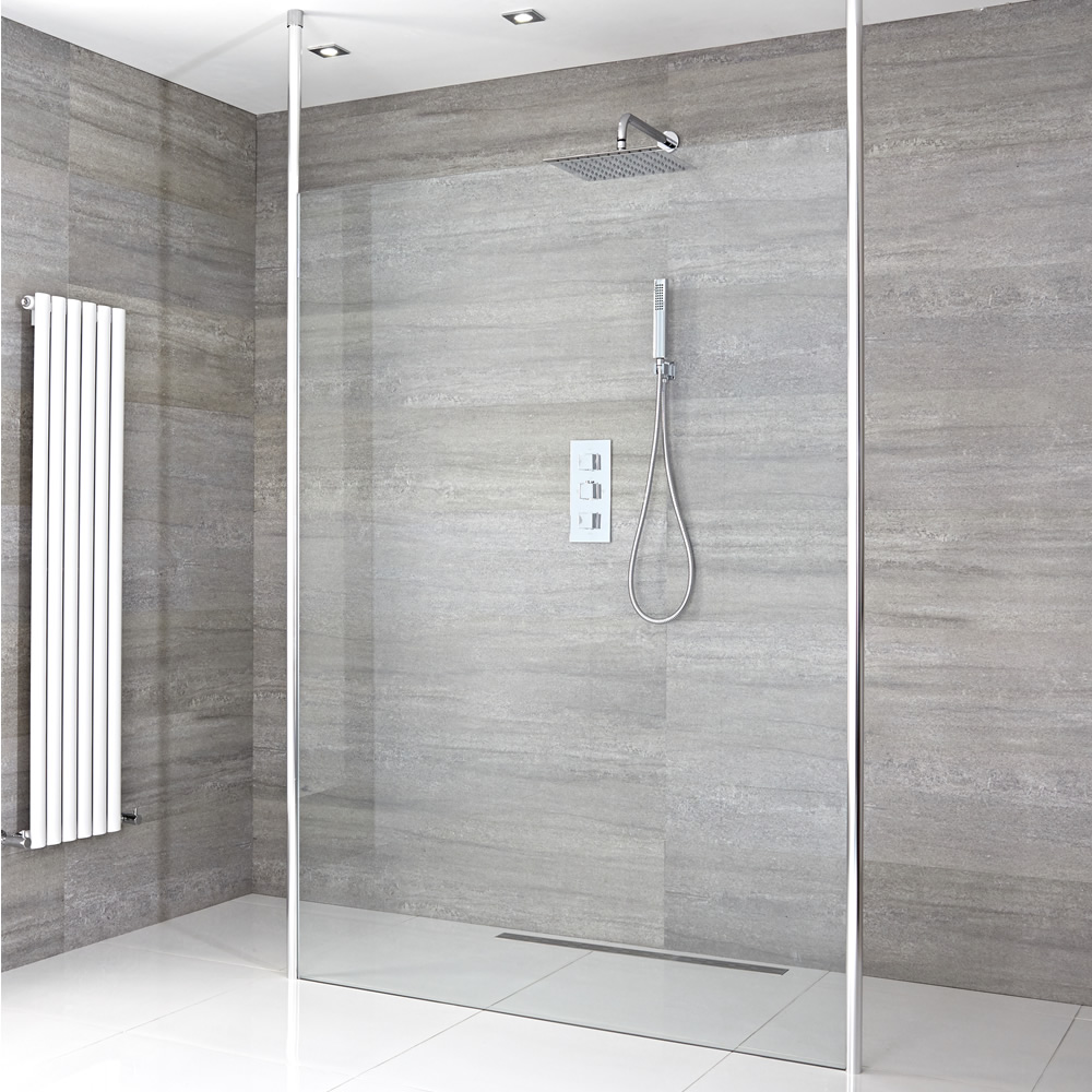 Kit Doccia A Filo Pavimento 1400mm con 2 Pali da Pavimento a Soffitto e Pannello di Vetro “Flottante” – Sera